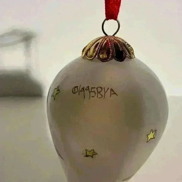 Bill Yee 1995 Angel Inside Hand Painted Glass Christmas Ornament with Box 4” - Picture 4 of 7